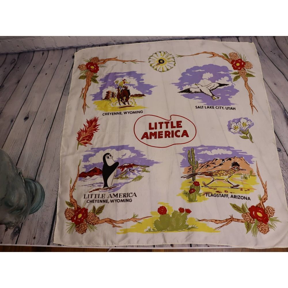 SUPER VINTAGE Little America Scarf! - Picture 7 of 7